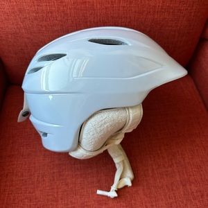 Giro Women’s Ski Helmet - White, Size SM/MED